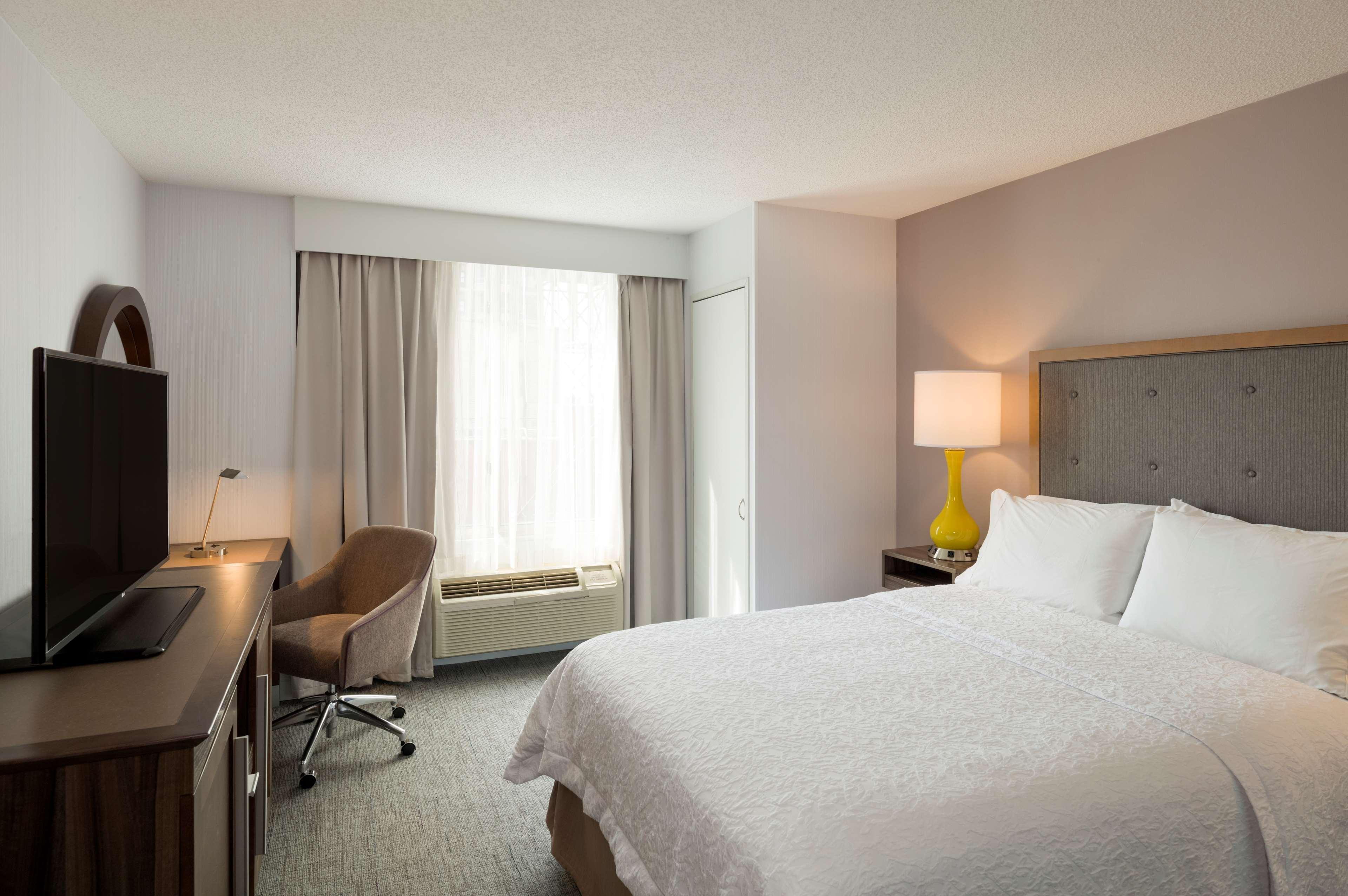 Hampton Inn Manhattan Chelsea Ню Йорк Екстериор снимка