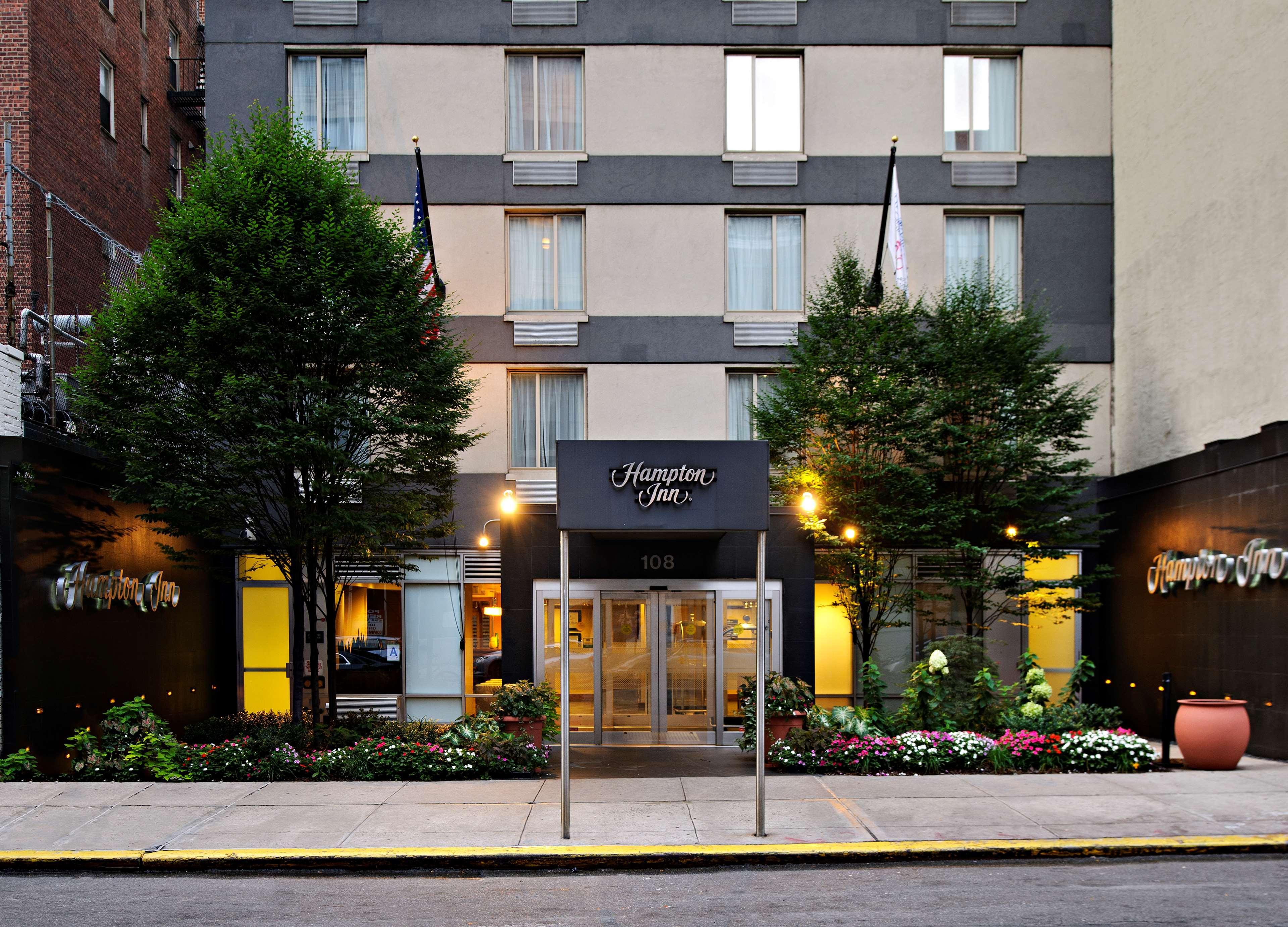 Hampton Inn Manhattan Chelsea Ню Йорк Екстериор снимка