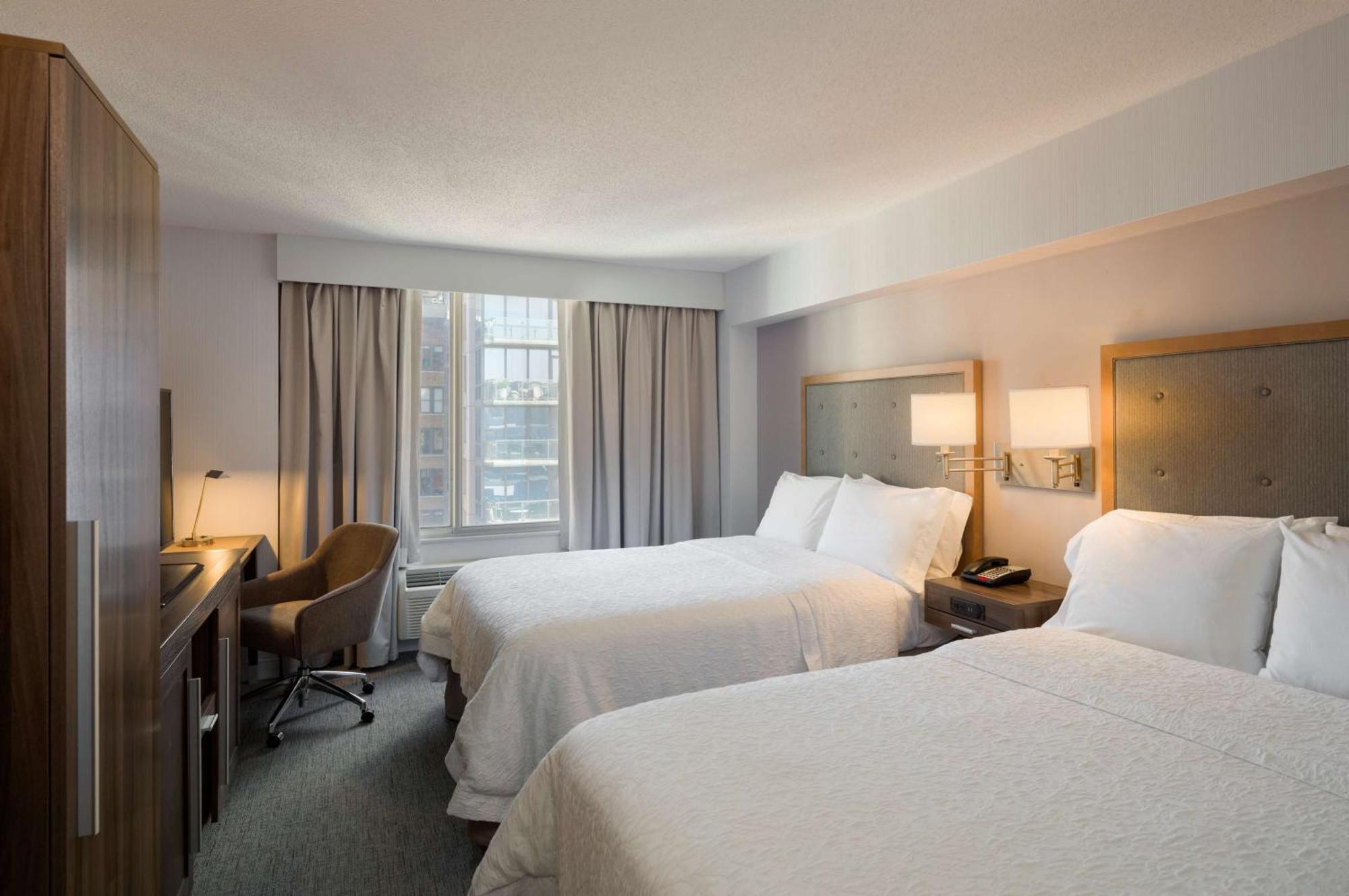 Hampton Inn Manhattan Chelsea Ню Йорк Екстериор снимка