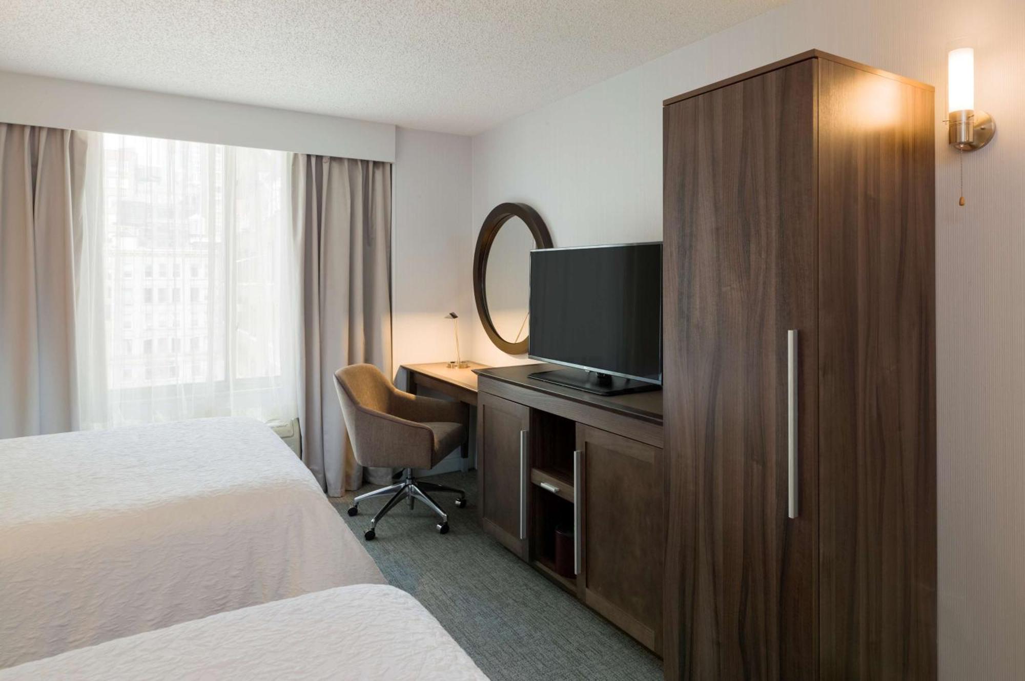 Hampton Inn Manhattan Chelsea Ню Йорк Екстериор снимка