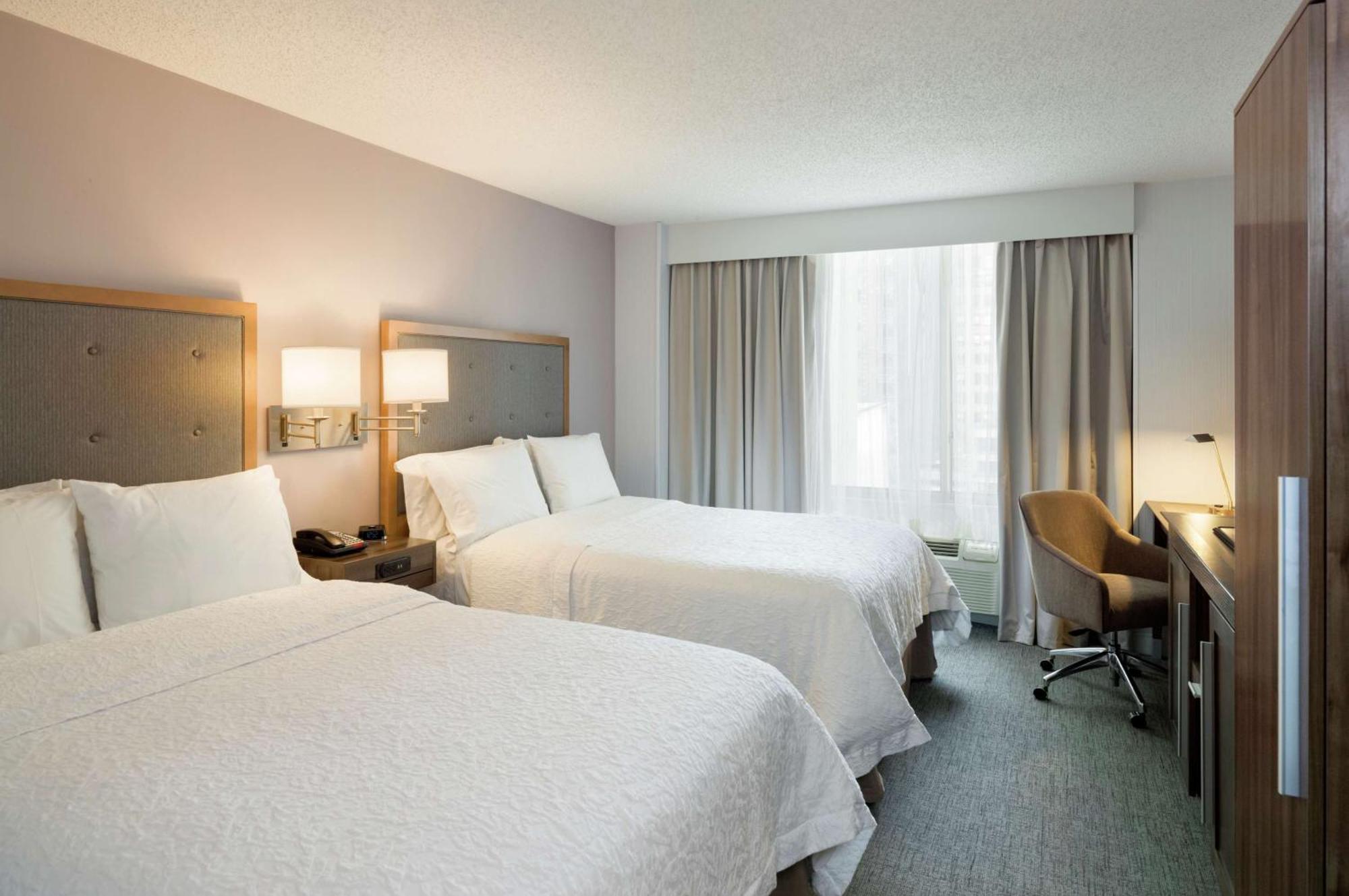 Hampton Inn Manhattan Chelsea Ню Йорк Екстериор снимка