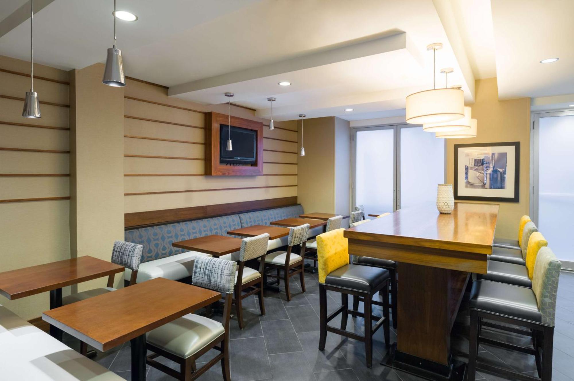 Hampton Inn Manhattan Chelsea Ню Йорк Екстериор снимка