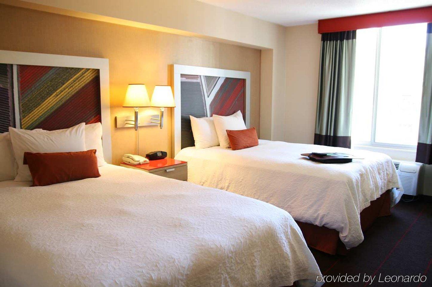 Hampton Inn Manhattan Chelsea Ню Йорк Стая снимка