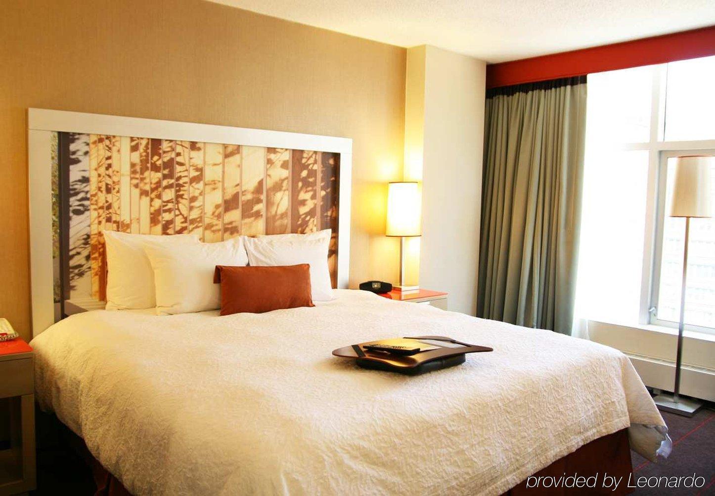 Hampton Inn Manhattan Chelsea Ню Йорк Стая снимка