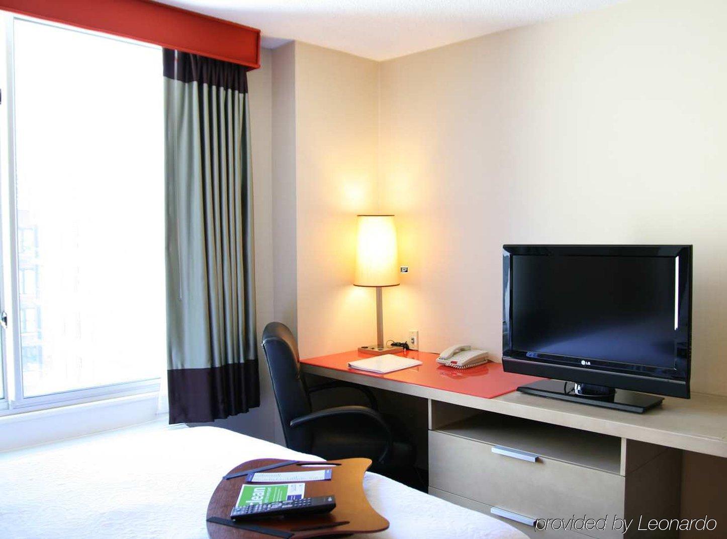 Hampton Inn Manhattan Chelsea Ню Йорк Стая снимка