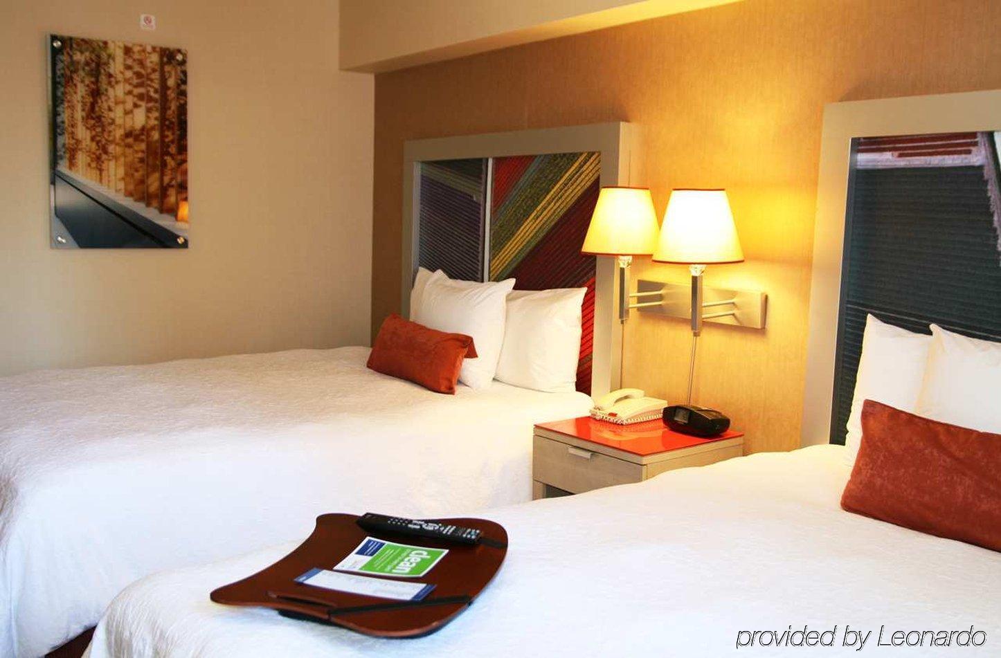 Hampton Inn Manhattan Chelsea Ню Йорк Стая снимка