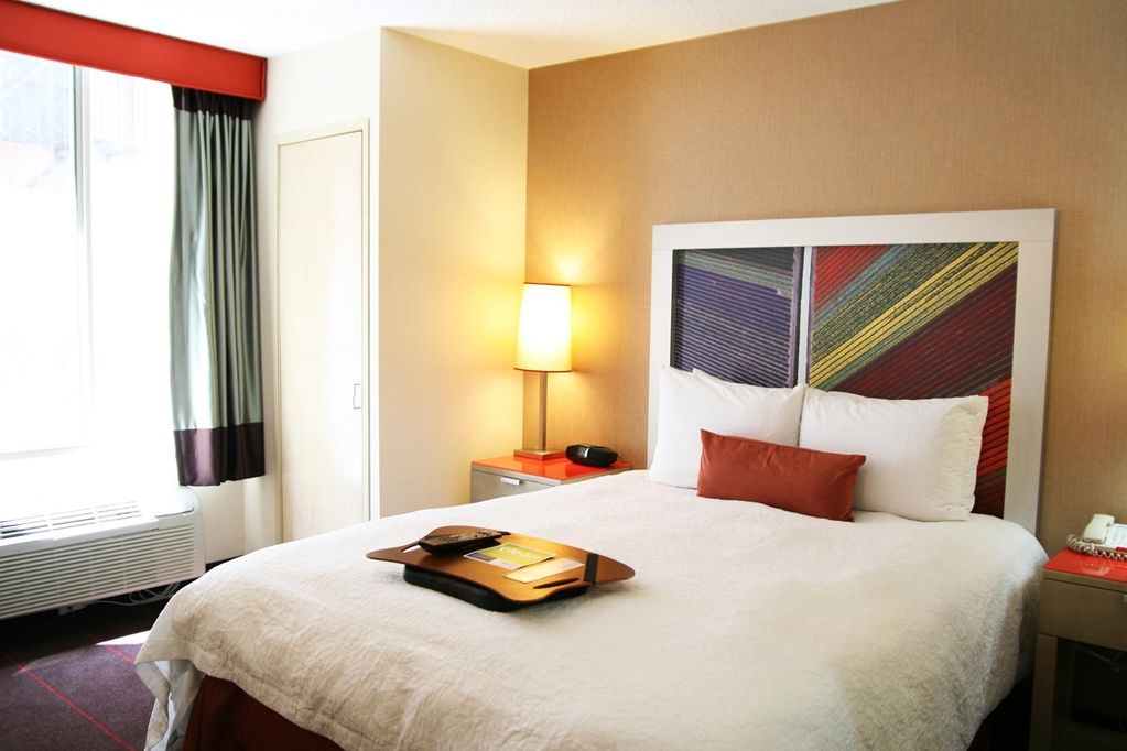 Hampton Inn Manhattan Chelsea Ню Йорк Екстериор снимка